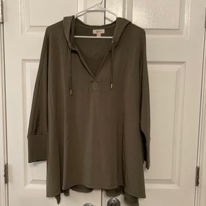 Loose fitting sweatshirt